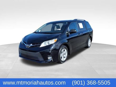 Used 2018 Toyota Sienna XLE image 1