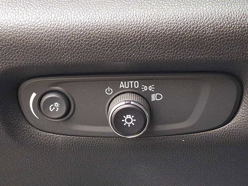 Used 2023 Chevrolet Traverse LT w/ LPO, Roadside Safety Package AWD/4WD image 25
