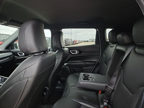 New 2026 Jeep Compass Latitude AWD/4WD image 18