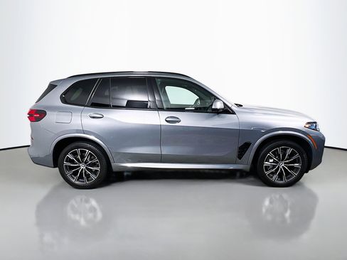 Used 2024 BMW X5 sDrive40i w/ M Sport Package image 3