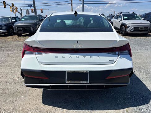 New 2026 Hyundai Elantra Limited FWD image 3