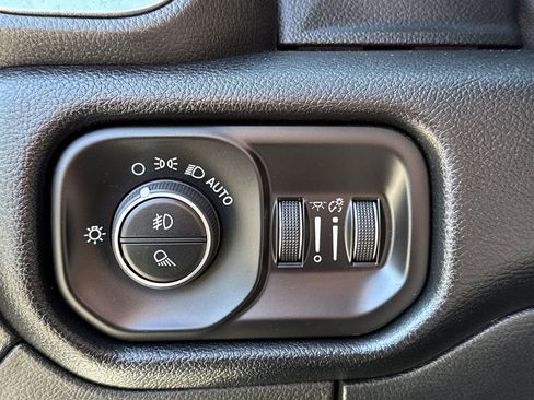 Used 2021 RAM 1500 Laramie AWD/4WD image 39