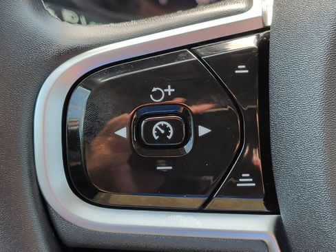 Used 2025 Volvo XC60 B5 Plus AWD/4WD image 12