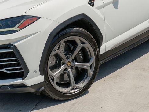 Used 2020 Lamborghini Urus AWD/4WD image 16
