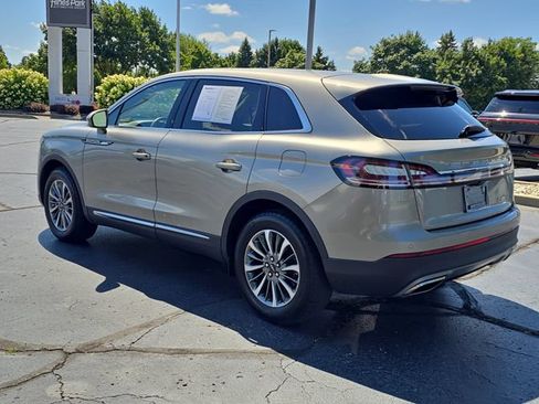 Used 2023 Lincoln Nautilus FWD image 3