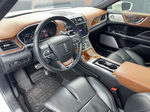 Used 2020 Lincoln Continental Black Label w/ Rear Seat Amenities Package image 11