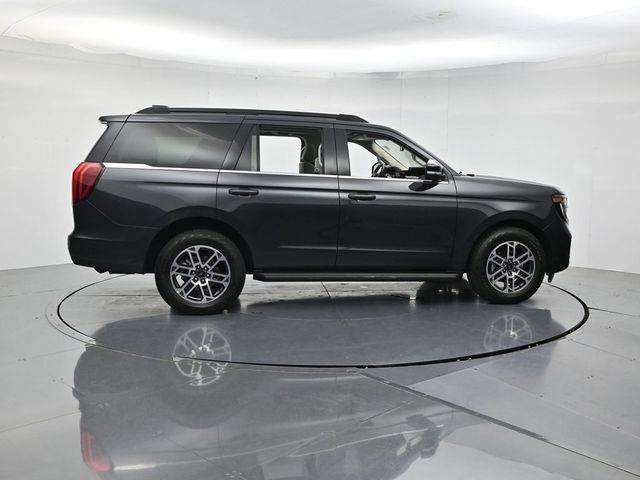 Certified 2025 Ford Expedition Active AWD/4WD image 2