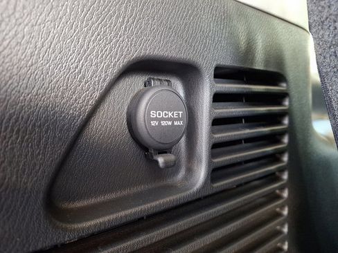 Used 2024 Nissan Armada Platinum w/ Captain's Chairs Package image 35