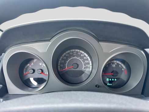 Used 2010 Dodge Avenger SXT FWD image 30