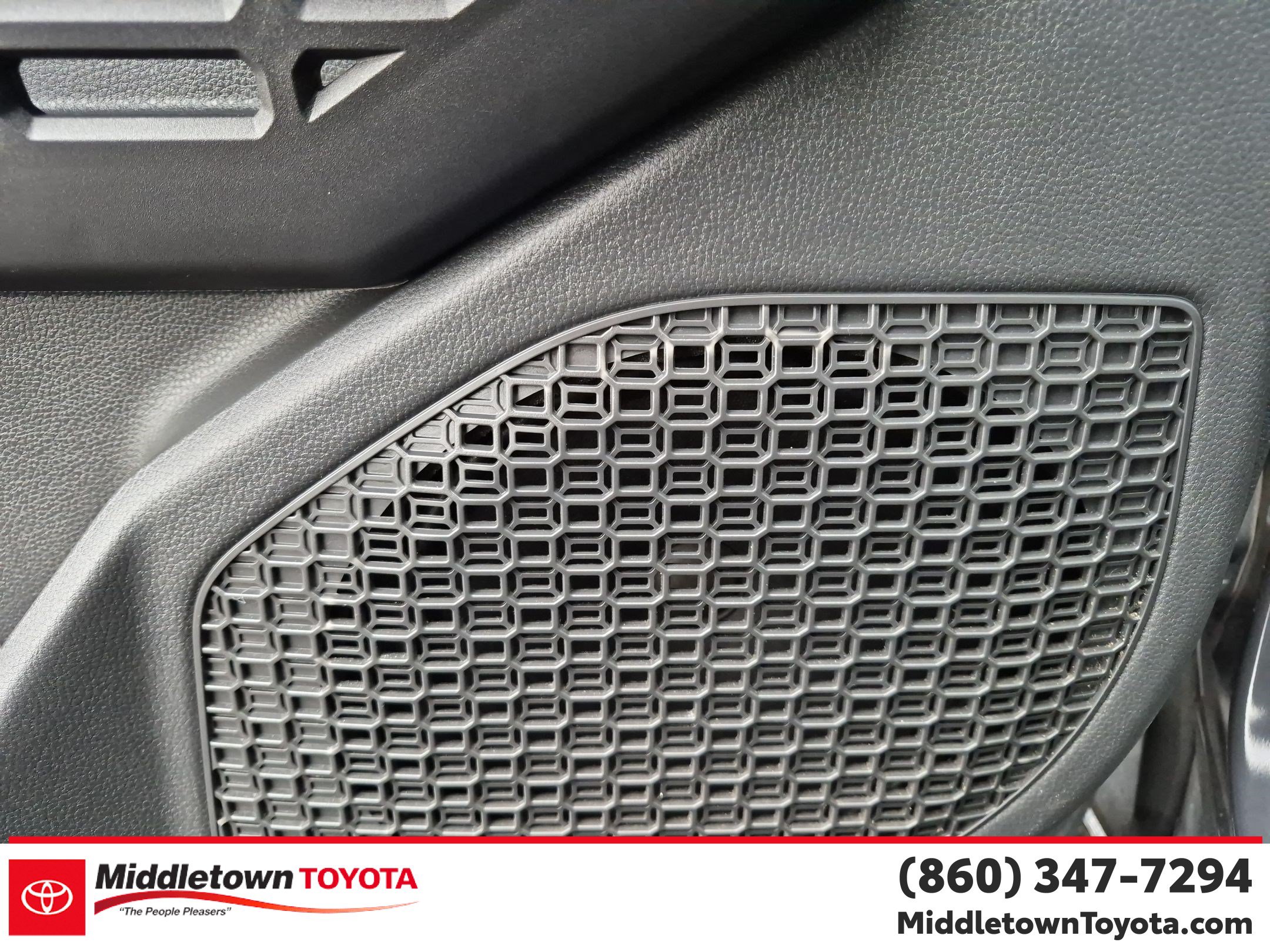 Used 2025 Toyota Tacoma SR5 AWD/4WD image 13