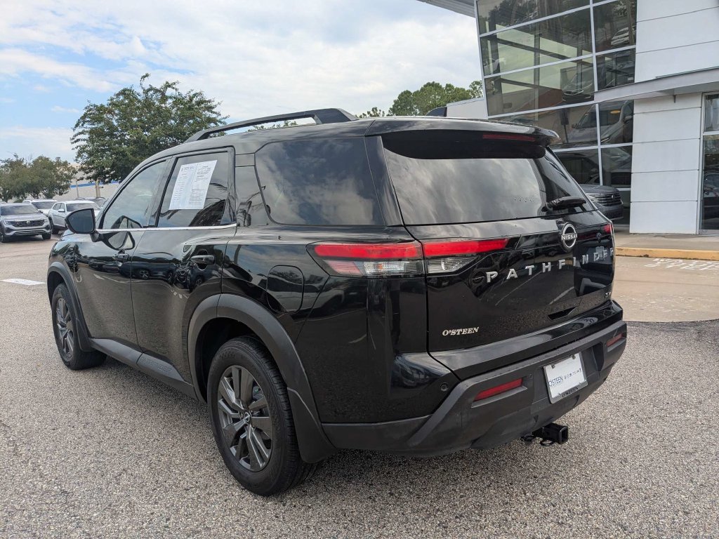 Used 2022 Nissan Pathfinder SV FWD image 4