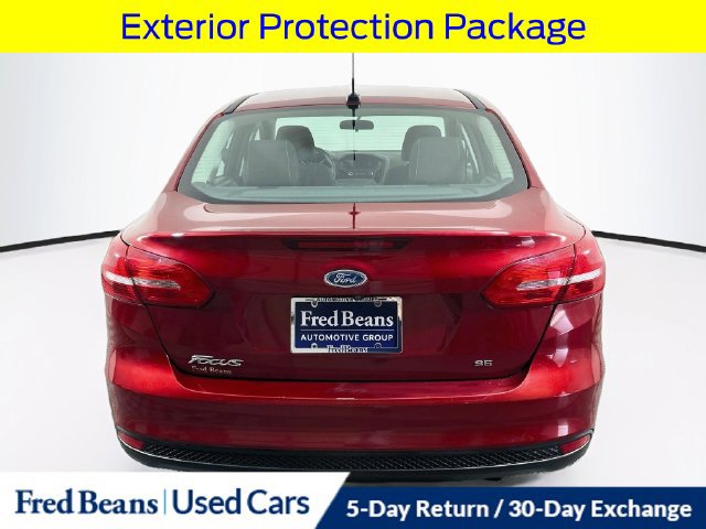Used 2016 Ford Focus SE w/ SE Power Seat Package FWD image 8