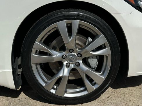 Used 2015 INFINITI Q70 5.6 w/ Sport Package RWD image 11