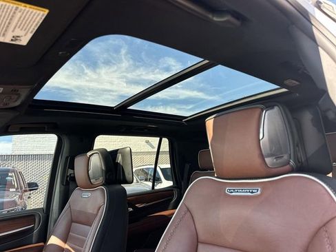 Used 2024 GMC Yukon Denali Ultimate image 18