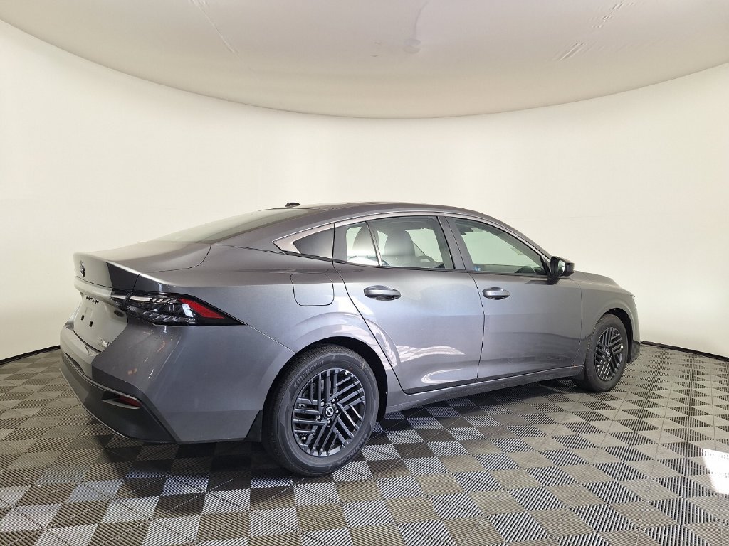 Used 2027 Nissan Sentra SV w/ Floor Mat Package FWD image 5