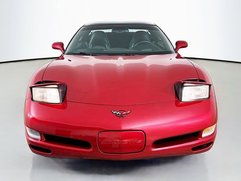 Used 2002 Chevrolet Corvette Coupe w/ Preferred Equipment Group2 RWD image 2