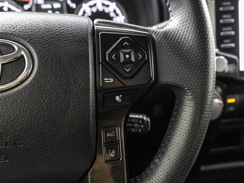 Used 2021 Toyota 4Runner TRD Off-Road AWD/4WD image 28