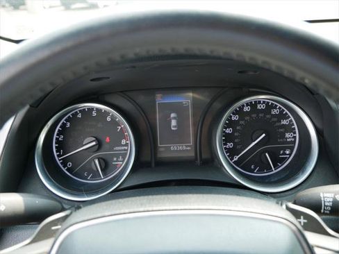Certified 2018 Toyota Camry SE image 22