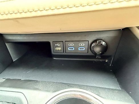 Used 2022 Toyota Highlander XLE image 37