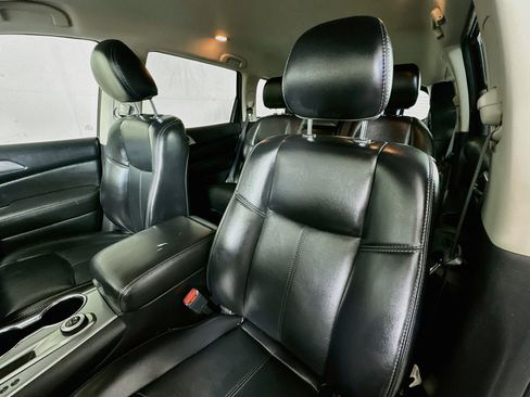 Used 2019 Nissan Pathfinder SL AWD/4WD image 21
