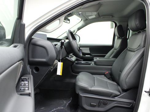New 2026 Ford Expedition Active AWD/4WD image 12