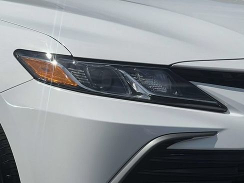 Used 2024 Toyota Camry LE AWD/4WD image 8