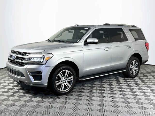 Used 2022 Ford Expedition Limited AWD/4WD image 2