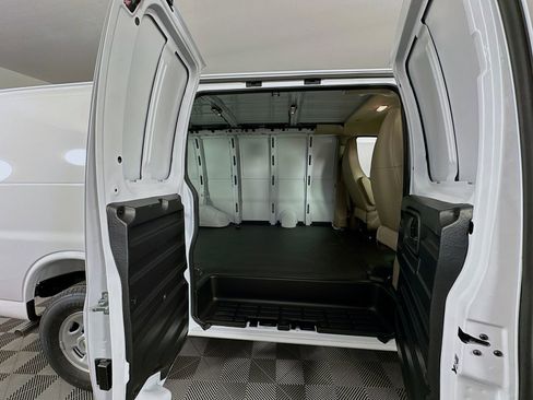 New 2026 Chevrolet Express 3500 RWD image 24