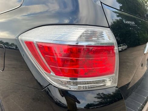 Used 2012 Toyota Highlander Limited AWD/4WD image 7