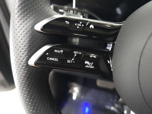 Used 2025 Mercedes-Benz GLC 350e 4MATIC w/ AMG Line image 11