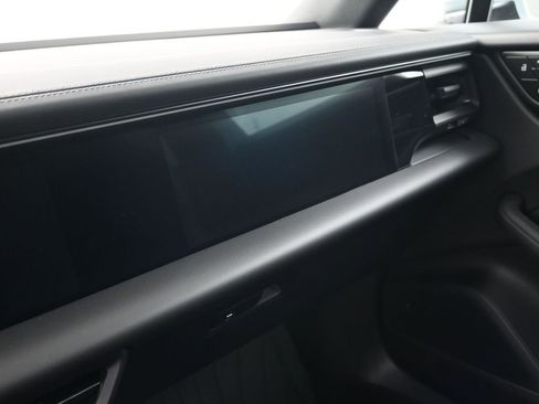 New 2026 Porsche Macan Electric RWD image 23