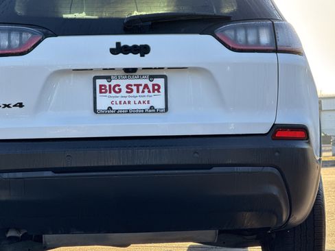 Used 2023 Jeep Cherokee Altitude Lux image 11