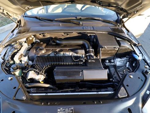 Used 2016 Volvo XC70 T5 Platinum image 29