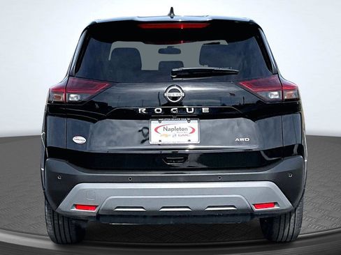 Used 2023 Nissan Rogue S image 4