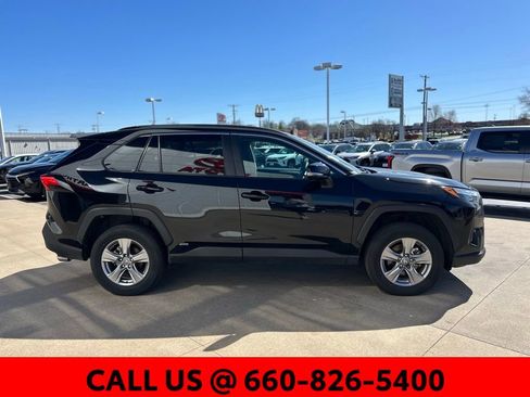 Used 2025 Toyota RAV4 XLE image 3