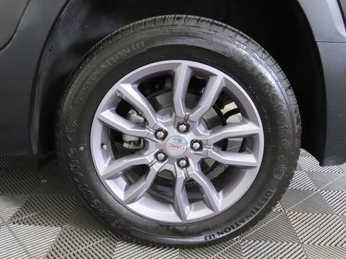 Used 2023 GMC Terrain SLT image 29