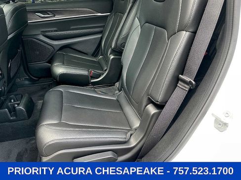 Used 2025 Jeep Grand Cherokee L Limited w/ Black Appearance Package AWD/4WD image 9