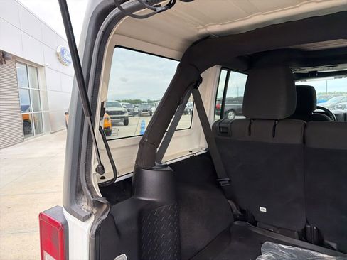 Used 2016 Jeep Wrangler Unlimited Sport w/ Quick Order Package 24S AWD/4WD image 23