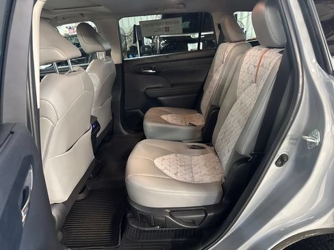 Used 2022 Toyota Highlander Bronze Edition AWD/4WD image 26