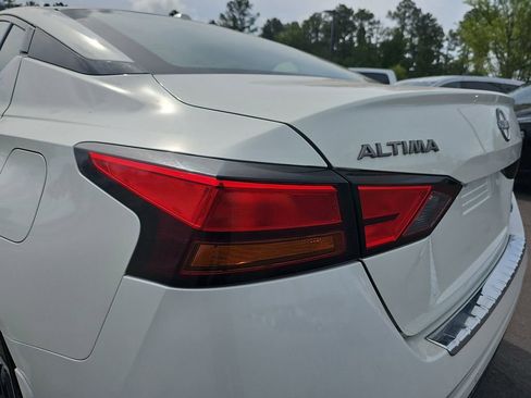 Used 2023 Nissan Altima 2.5 SR w/ SR Premium Package AWD/4WD image 39