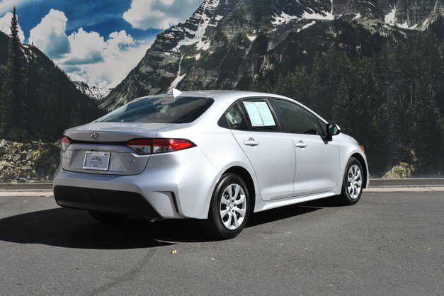 Certified 2025 Toyota Corolla LE FWD image 3