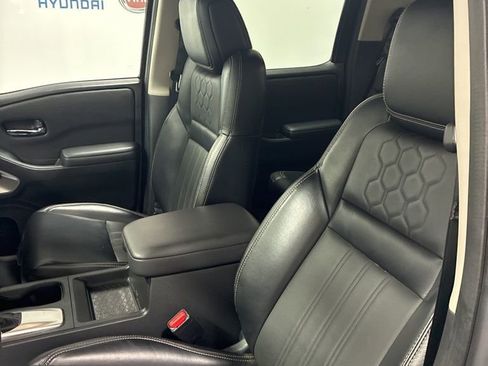 Used 2024 Nissan Frontier SL w/ Technology Package image 9