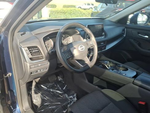 Certified 2025 Nissan Rogue SV FWD image 13