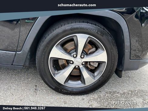 Used 2019 Jeep Cherokee Limited FWD image 9