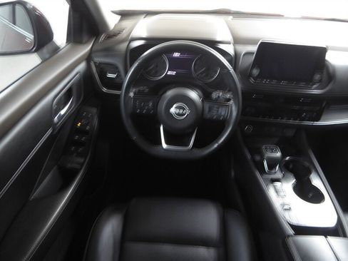 Used 2022 Nissan Rogue SV w/ SV Premium Package FWD image 10