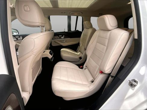 Used 2022 Mercedes-Benz GLS 450 4MATIC image 21