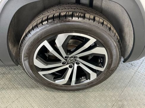 Used 2023 Volkswagen Atlas SEL image 52