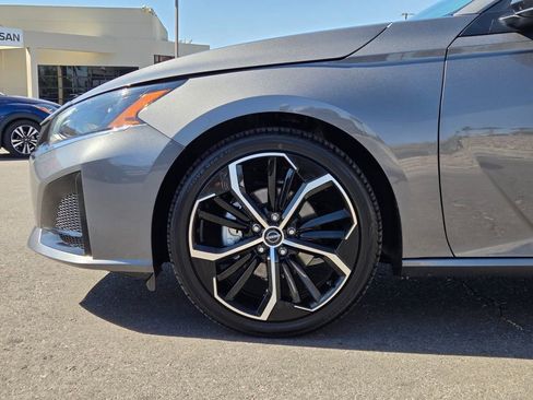 Certified 2025 Nissan Altima 2.5 SV FWD image 9