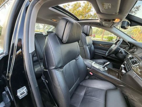 Used 2009 BMW 750i RWD image 55