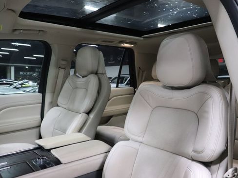 Used 2021 Lincoln Navigator Reserve w/ Luxury Package image 12